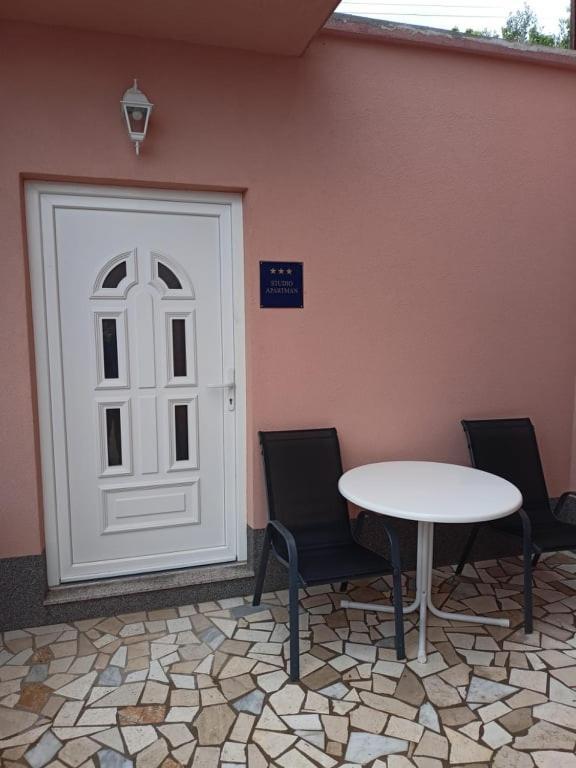 Studio Apartman Maria Kaštela Exterior foto